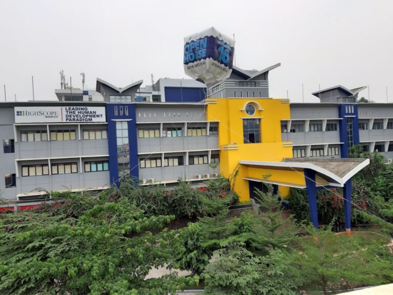 Prestise Internasional: Sekolah Terbaik di Indonesia