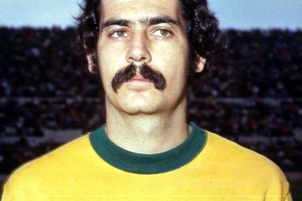 Profil Lengkap Pemain Bola Legendaris Rivellino