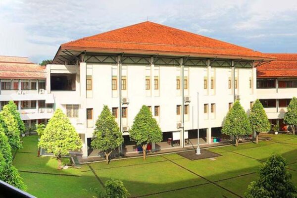 Sekolah Terbaik SMAS Santa Ursula: Profil dan Prestasi Unggul